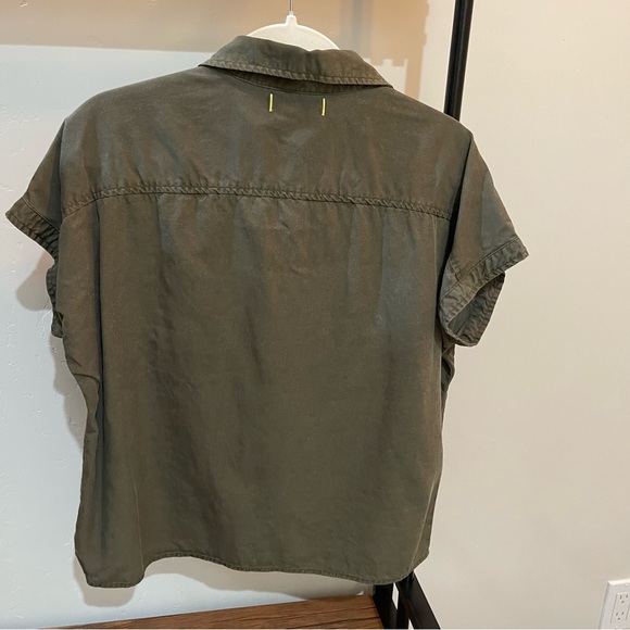 Super comfy CAMP SHIRT!!🏕️ - Picture 4 of 7